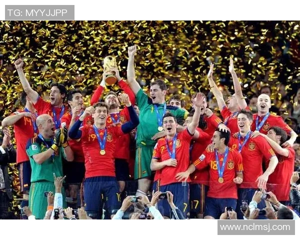 足球明星荣誉榜揭晓哪些球员曾获足球奖项的荣耀与成就